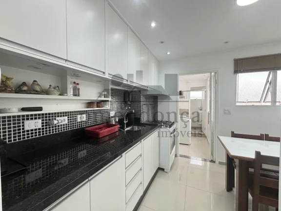 Imagem Lindo apartamento todo reformado com living para 2 ambientes , sacada, 2 dormitórios com armários ...