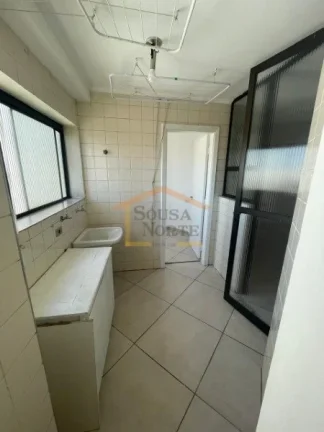 Imagem Apto 80m², 3 dormitórios, sendo 1 suíte, rico em armários, 2 banheiros, sala 2 ambientes, varand...