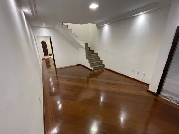 Imagem sobrado Maravilhoso com3 dormitórios 1 Suíte e 2 Vagas de Garagens