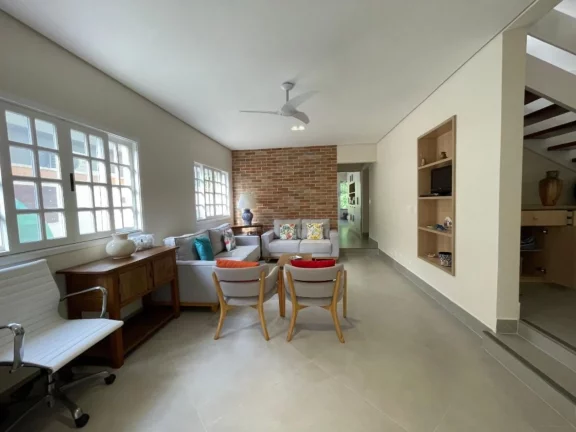 Imagem Imperdível Casa de Luxo à Venda em Riviera de São Lourenço Módulo 20: 4 Quartos, 4 Suítes, 2 Salas, 6 Vagas de Garagem!