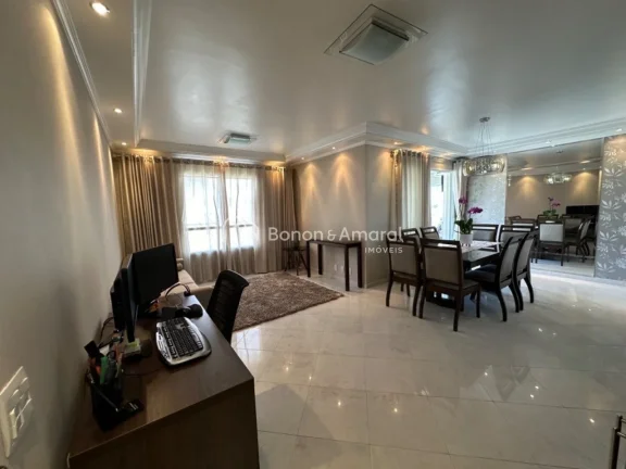 Imagem Amplo apartamento com ambientes bem distribuídos e ótima integração entre os espaços. A cozinha...