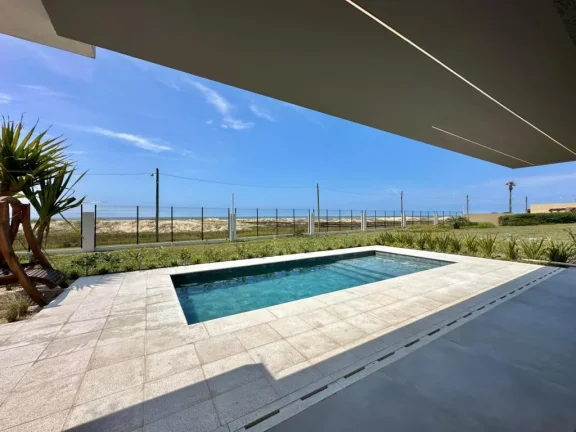 Imagem Casa em Condominio 5 Dormitórios - Bairro Capão Novo