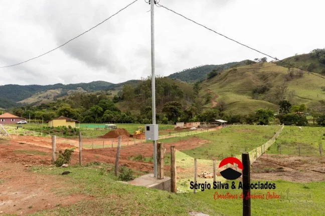 Imagem Chácara a Venda Localizado na Região de Wenceslau Baz - MG.
