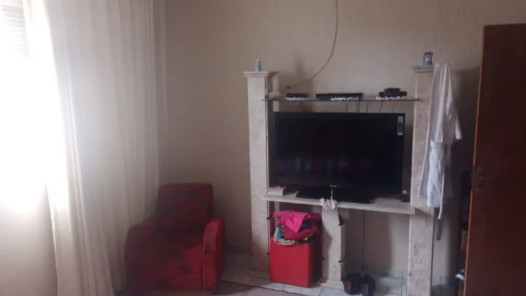 Imagem Casa 145 Metros com 3 Dormitorios 2 vagas de Garagens