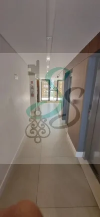 Imagem Apartamento na Vila Nova, Campinas/SP. 2 suítes sendo 1 com closet e banheiros com box blindex e armários