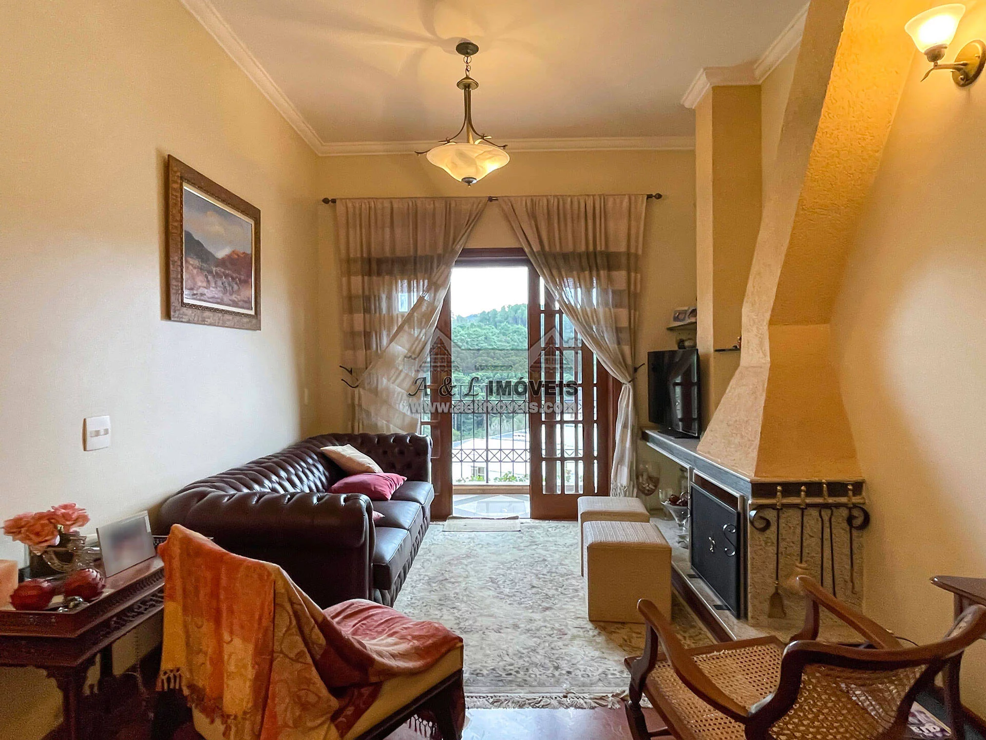 Imagem Apartamento à venda em Campos do Jordão – Condomínio com piscina