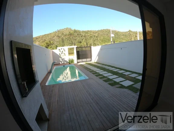 Imagem Casa / Sobrado para Venda em Camboriú / SC no bairro São Francisco de Assis