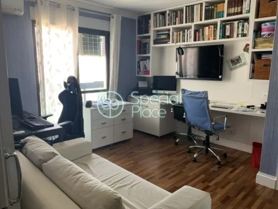 Imagem Lindo apartamento com 360m2 de área privativa, 4 dormitórios ( 4 suítes ) e 4 vagas na garagem. L...