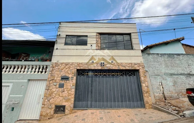 Imagem Sobrado com 5 dormitórios à venda, 295 m² por R$ 430.000,00 - Vila Santa Luzia - Tatuí/SP