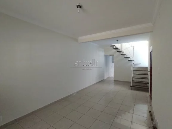 Imagem Sobrado em excelente estado de conservação! - 4 dormitórios sendo uma suíte master com Hidromass...