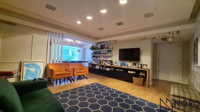 Imagem Apartamento Espaçoso com 3 Suítes e 2 Vagas no Centro de Santa Maria