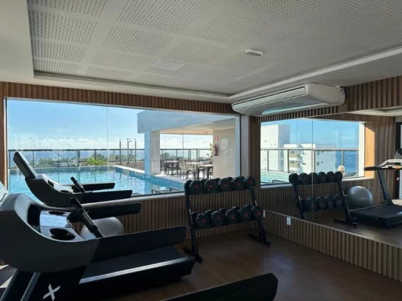 Imagem A 5ª Avenida Imóveis selecionou esta oportunidade de STUDIO c/ varanda integrada, totalmente mobiliada e decorada no BARRA PREMIUM: por R$500.000,00