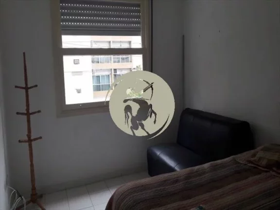 Imagem PARA INVESTIDORES! APARTAMENTO COM ELEVADOR, A 1 QUADRA DA PRAIA DO EMBARE. MUITO ABAIXO AO VALOR DE...