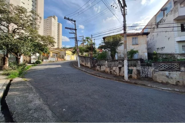Imagem Terreno de Esquina com Excelente Localização – Perfeito para Investidores ou Projeto Residencial!