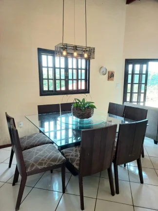 Imagem Chácara à Venda com 3 Dormitórios, 2 Banheiros e 1000m2 de Área Total – Conforto e Espaço para Toda a Família!