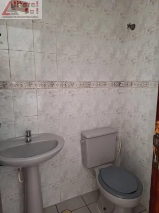 Imagem Galpão Comercial para Venda ou Locação em Praia Grande-SP, Bairro Caiçara: 1 Sala, 1 Banheiro, 64m² de Área.