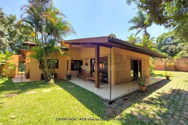 Imagem Belíssima propriedade com ares de Casa de Campo na Granja Viana!