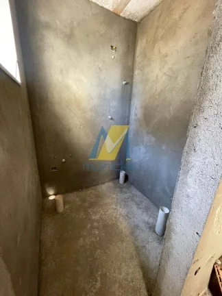 Imagem Sobrado moderno com 3 suítes, 4 vagas e quintal para lazer exclusivo