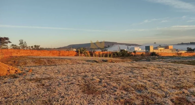 Imagem Terreno à venda em Condomínio Centro - Araçoiaba da Serra/SP