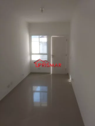 Imagem Sobreposta térrea semi nova 2 dormitórios 1 vaga Aparecida
