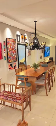 Imagem Casa mobiliada em condomínio fechado com 3 suítes e 4 vagas de garagem em Camboriú