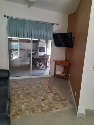 Imagem CASA A VENDA DENTRO DE UM PEQUENO CONDOMÍNIO, COM 3 DORMITÓRIOS, 2 BANHEIROS E COZINHA COM ÁREA GOURMET