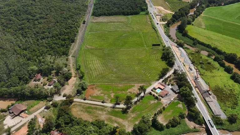 Imagem Terreno á venda com 570.000,00 m² em frente a rodovia BR280 em Araquari