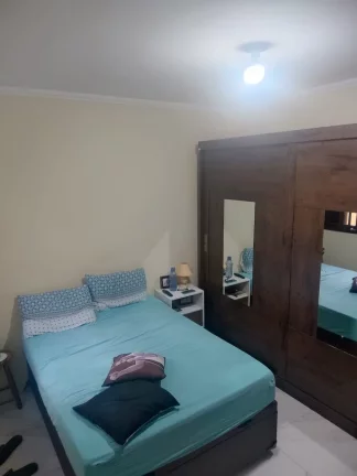 Imagem Sobrado à venda no Jardim Cambuci, região de Brás Cubas em Mogi das Cruzes, SP, com 4 dormitórios, sendo 1 suíte.