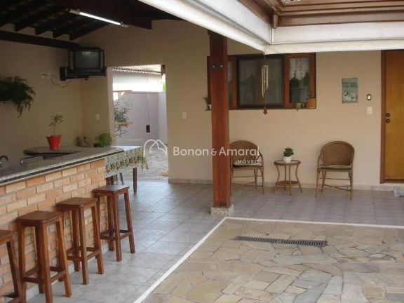 Imagem Casa à venda no Condomínio Terras do Caribe, em Valinhos, com 3 dormitórios, sendo 1 suíte. A re...