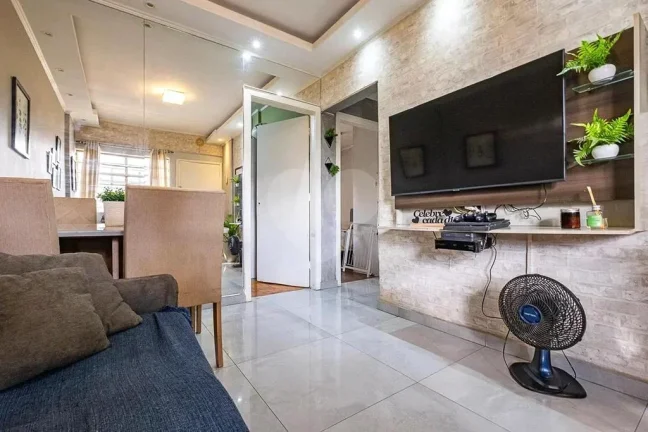 Imagem Apartamento à venda com 2 quartos no condomínio Julios, São Paulo - SP