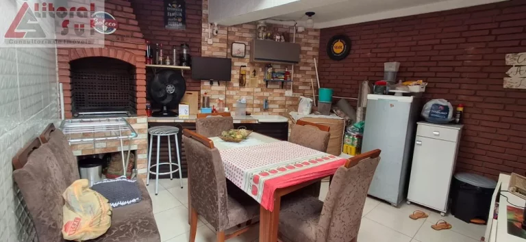 Imagem Imperdível Residência à Venda em Praia Grande-SP, Tupi: 2 Quartos, 1 Sala, 2 Banheiros, 2 Vagas,