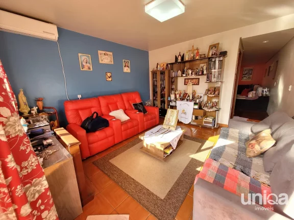 Imagem Casa sobrado de 03 dormitórios para venda em Camobi próximo da UFSM com cerca el