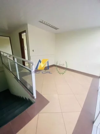 Imagem "Cansado de procurar galpão e só achar encrenca?"