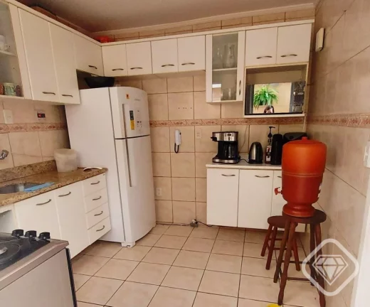 Imagem Casa em condomínio na Tristeza
Não geminada, com 3 dormitórios e pátio lateral

Uma raridade na ...