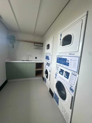 Imagem Apartamento com 2 dormitórios sendo 1 suíte e 1 vaga de garagem na Praia Brava de Itajaí/SC