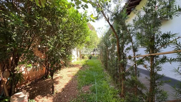 Imagem Casa com 4 dormitórios no Recreio dos Bandeirantes em Uberaba
