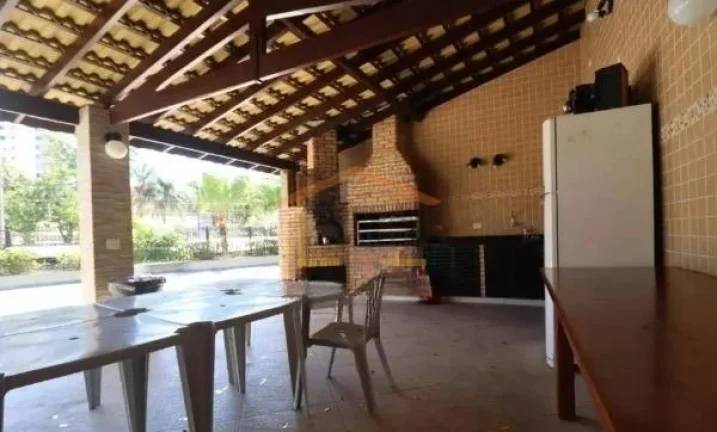 Imagem Apartamento amplo, com 3 dormitórios, sendo 1 suíte, 2 banheiros. Conta com varanda, box, armário...