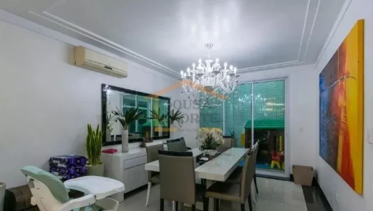 Imagem Casa de condomÃ­nio, com 3 dormitÃ³rios, sendo 3 suÃ­tes, 5 banheiros, possui amplos ambientes, armÃ...