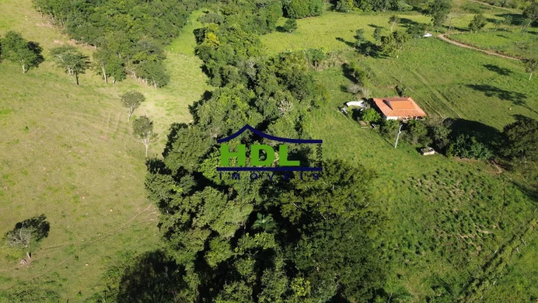 Imagem Chácara com córrego no meio 1 Alqueire e 5 Lts 100 kms de Goiânia