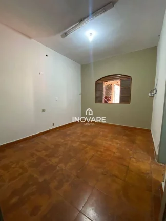 Imagem Casa com 3 dormitórios à venda, 270 m² por R$ 400.000,00 - Alvorada - Araporã/MG