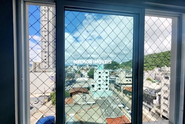 Imagem Apartamento à Venda com 03 Dormitórios sendo 01 Suíte com closet, sacada com churrasqueira a carvão Localizado no Centro de Balneário Camboriú - SC