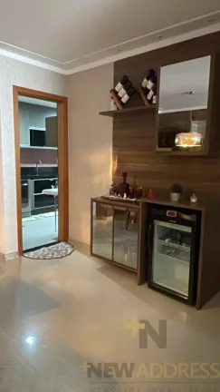 Imagem Apartamento 131 m²: 3 quartos, 2 vagas, varanda. Bairro tranquilo e área de lazer.