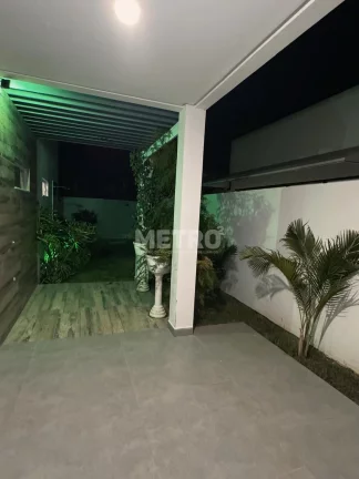 Imagem Casa no Alphaville, 3 quartos, sendo um suíte com closet, cozinha Integrada