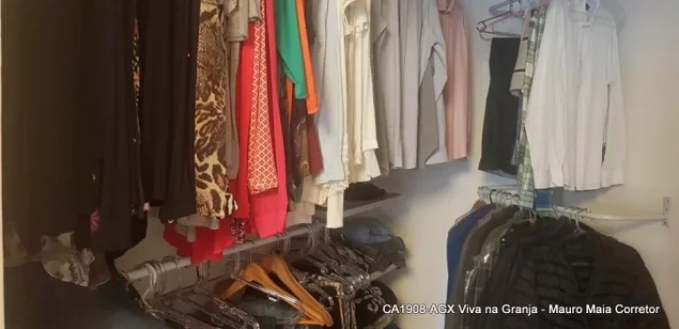 Imagem Casa com 4 dormitórios à venda, 288 m² -Granja Viana - Carapicuíba/SP