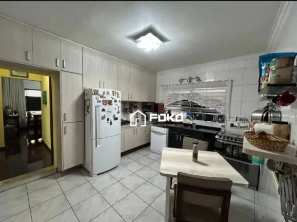 Imagem Casa com 2 dormitórios para alugar, 240 m² por R$ 3.710,00/mês - Picanco - Guarulhos/SP