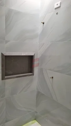 Imagem Are you sure to stop exam tracking?Yes NoStop exam trackingLinda casa com 89m² de área construída, 3 quartos sendo 1 uma suíte, bwc, cozinha, lavanderia, casa com pé direito de 4 metros na sala. Acabamento em porcelanato e garagem para dois carros. 