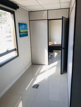 Imagem Sala Comercial para Venda em Florianópolis / SC no bairro Centro