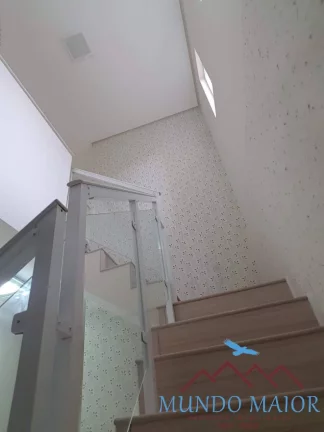 Imagem Sobrado Encantador c/ 3 dorms, 1 suíte, 6 vagas e Sacada - Jardim Las Vegas