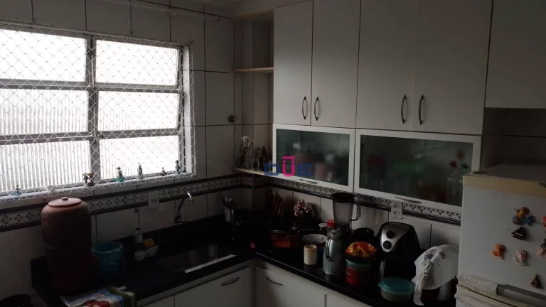 Imagem apartamento no Embaré com 125m2, 2 quartos, dependencia completa de empregada e 1 vaga demarcada, elevador de frente no Embaré.