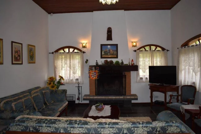 Imagem Casa com 3 dormitórios à venda, 292 m² por R$ 1.500.000 - Vila Inglesa - Campos do Jordão/SP